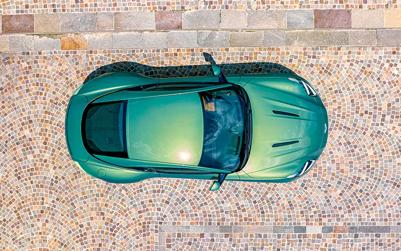 0010 Aston Martin DB12 Iridescent Emerald 62